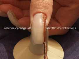 esmalte de color marrón