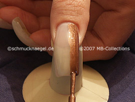 esmalte de color marrón