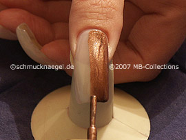 esmalte de color marrón