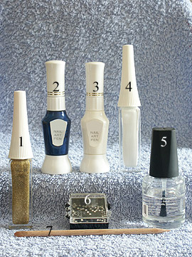 Productos para uñas francesas en azul oscuro - Esmalte, Nail art pen, Nail art liner, Piedras Strass, Esmalte transparente