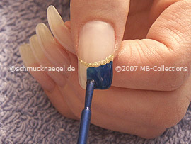 Nail art pen de color azul oscuro