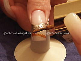 esmalte de color marrón