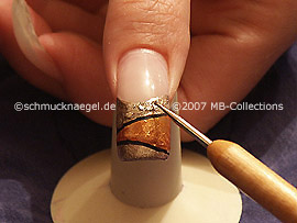 esmalte transparente, spot-swirl y piedras strass