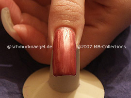 esmalte de color rosa oscuro