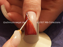 spot-swirl, esmalte transparente y piedras strass