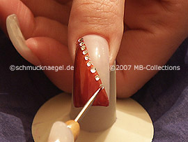spot-swirl, esmalte transparente y piedras strass