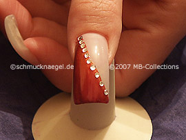 spot-swirl, esmalte transparente y piedras strass