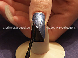 esmalte de color negro