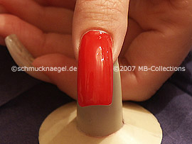 esmalte de color rojo