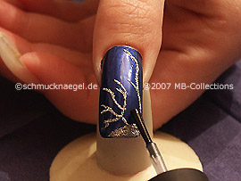 esmalte transparente, spot-swirl y piedras strass