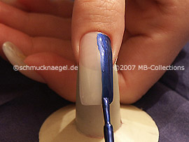 nail art pen de color azul oscuro