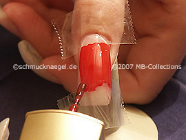Esmalte de color rojo