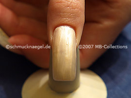 Esmalte en beige claro