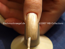 Esmalte en beige claro