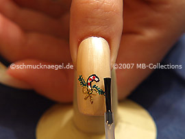 Al fin utilice el esmalte transparente