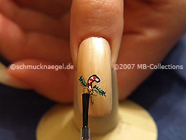 El esmalte transparente protege el motivo
