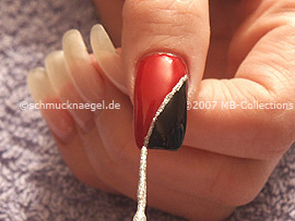 Nail art liner in the colour silver-glitter