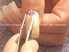 Ceramic floret and tweezers