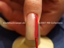 Nail lacquer in the colour bright red-Glitter