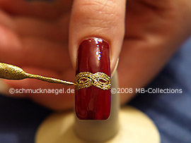 Nail art liner in the colour gold-Glitter