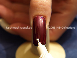 Nail art pen in the colour white