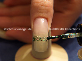 Nail lacquer in the colour green-Glitter