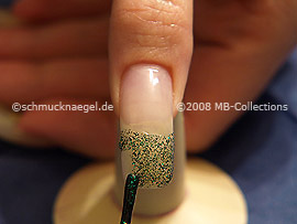 Nail lacquer in the colour green-Glitter
