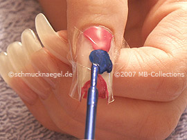 Nail art pen in the colour dark-blue