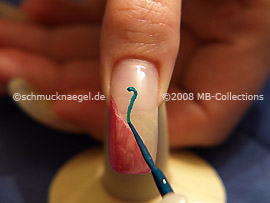 Nail art liner in the colour dark green
