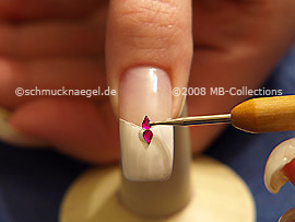 Drop shaped strass stone and spot-swirl
