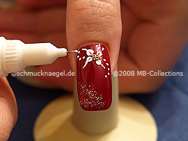 Nail art pen in the colour white