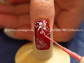 Nail art liner in the colour pink