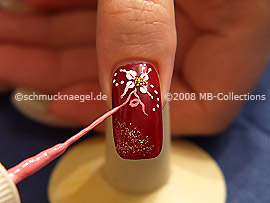 Nail art liner in the colour pink