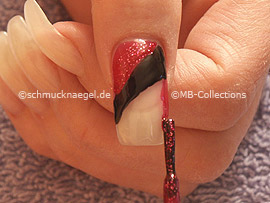 Nail polish in the colour red-glitter