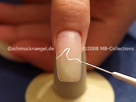 Nail art liner in the colour white