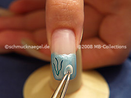 Oceanic mussel and tweezers