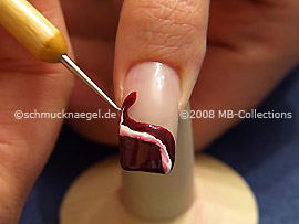 Nail art pen in the colour white