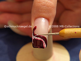 Nail art pen in the colour white