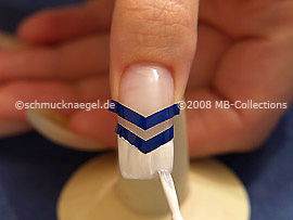 Nail art pen or nail lacquer in the colour white