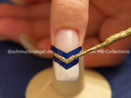 Nail art liner in the colour gold-Glitter