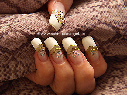 Nail art motif with french manicure templates