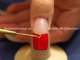Nail art liner in the colour gold-Glitter