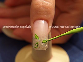 Nail art liner in the colour bright green