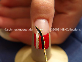 Nail art liner in the colour gold-Glitter