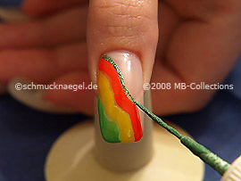 Nail art liner in the colour green-Glitter