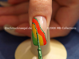 Nail art liner in the colour green-Glitter