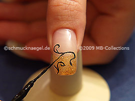 Nail art liner in the colour black