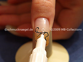 Nail art liner in the colour black