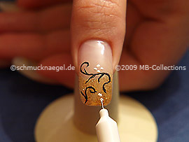 Nail art liner in the colour black