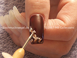 Nail art bouillons in silver and the spot-swirl
